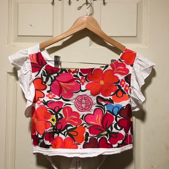 Embroidered top and skirt - Picture 8 of 9